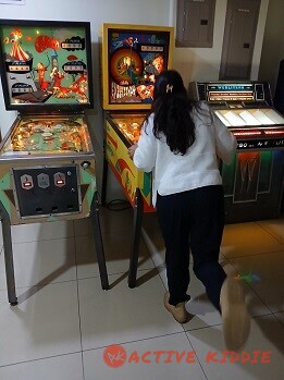 2 pinball machines and 1964 wurlitzer jukebox . Richard Blank Costa Rica Collection