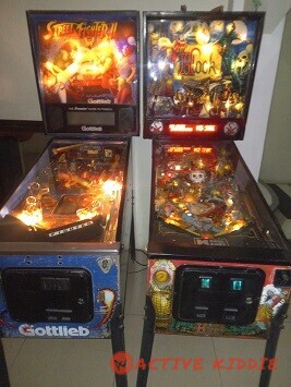 2-pinball-machines.-Richard-Blank-Costa-Rica-Collectionc067535beef5c4c5.jpg