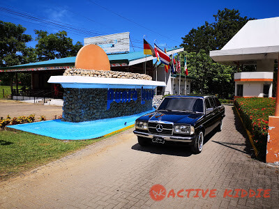 Hotel--Club-Punta-Leona-Jaco.-300D-MERCEDES-W123-LIMOUSINE-TRANSPORTATIONf82f85024e45626e.jpg