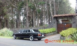 MOUNTAIN-MANSION-ENTRANCE.-COSTA-RICA-MERCEDES-300D-RIDES4c41d0c3de79ae39.jpg
