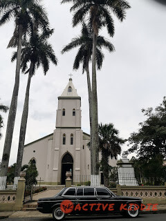 iglesia-catolica-atenas-costa-rica.-MERECEDES-LIMOUSINE-SERVICE-LWB-W123-LANG9e26f4be2ad23910.jpg